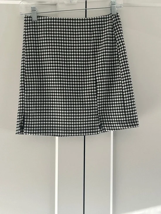 love on a hanger Black & White Gingham Mini Skirt - Picture 1 of 3